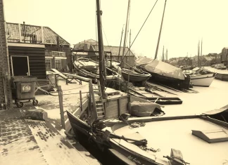 Schepen die naar het wrakkenkerkhof voeren Botterwerf Bunschoten