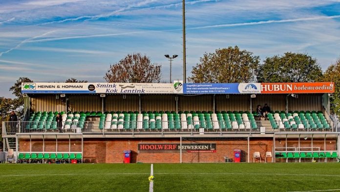 Tribune Eemdijk