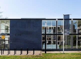 Rietveld Paviljoen bladdert af Rietveldpaviljoen