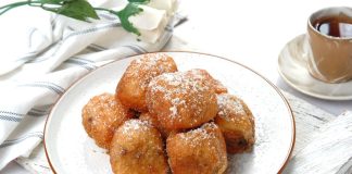 Oliebollen op het stationsplein in Baarn oliebollen