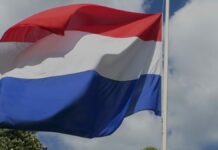 Oranje, de twijfelaar onder de kleuren Nederlandse vlag