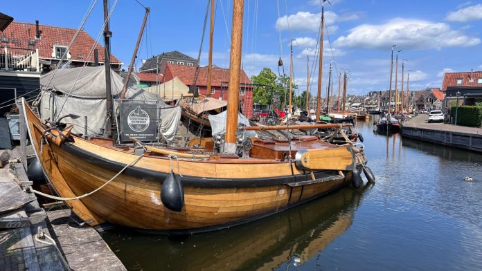 botter bij scheepswerf Nieuwboer