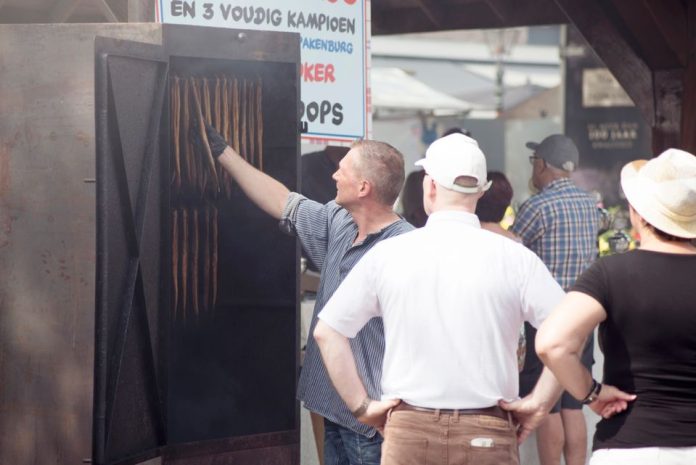 Palingrookwedstrijd, foto Jolanda Koops-Walther