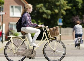 Senioren massaal geïnteresseerd in symposium over verkeersregels Veilig Verkeer Nederland Van 8 naar 1