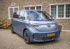 Eerste elektrische rouwauto rijdt rond in Amersfoort Volkswagen id-buzz uitvaartbus