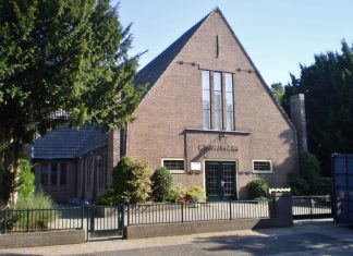 Calvijnkerk Baarn 100 jaar oud Baarn Tromplaan 7 Calvijnkerk