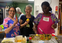Belgisch-Congolees Buffet door Stichting Balans Buurtkeuken, rechts Angelique