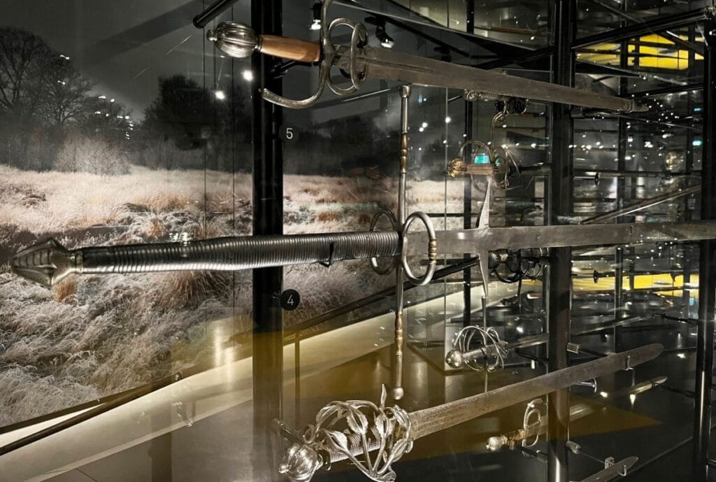 Tweehandzwaarden bij het Nationaal Militair Museum