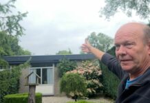 Buurtbewoners zeggen ‘nee’ tegen windturbines in Amersfoort: ‘Risico’s te groot’ Frits wijst naar de plek van de windmolen