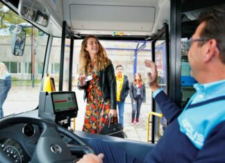 Buschauffeur mishandeld bij eindhalte in Bunschoten Bus van Keolis