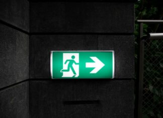 In hoeverre zijn we voorbereid op problemen? nooduitgang