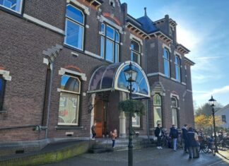 Beperking ‘zetelroof en kiezersbedrog’ Gemeentehuis Baarn