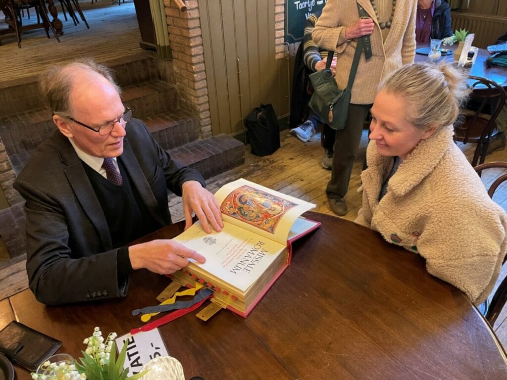 Helaas niet de hoofdprijs voor deze dame uit Huizen, foto Celia de Vree