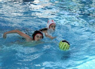 Springlevende Duinkikkers in Soest Schoolwaterpolotoernooi