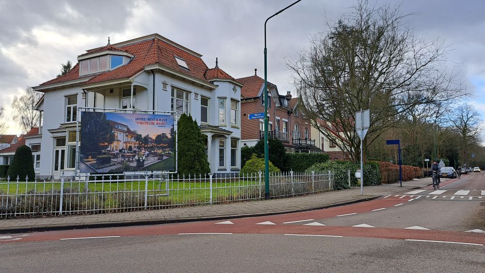 Villa Zadelhoff destijds ontworpen door Ferdinand Frederik de Bloois, gemeentearchitect van Baarn. foto Melissa Hofland Villa Zadelhoff destijds ontworpen door Ferdinand Frederik de Bloois, gemeentearchitect van Baarn. foto Melissa Hofland