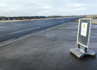 Vliegtuigbommen worden onschadelijk gemaakt in Soesterberg Vliegtuigbommen worden gecontroleerd tot ontploffing gebracht op vliegbasis Soesterberg