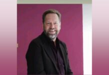 Swingen met Elvis in de Zuiderkerk Dominee Fred Omvlee