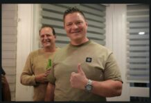 Alfred de Graaf verdubbelt zetels Een dik tevreden Alfred de Graaf rechts, tijdens de verkiezingsuitslagen. Eigen foto