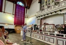 Swingen met Elvis in de Zuiderkerk Een dominee die Elvis Presley zingt is een unicum