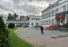 Baarnse paleisvleugel in de steigers Het Soester deel van het paleis komt later aan de beurt, foto Celia de Vree