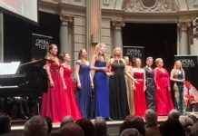 Baarns raadslid zingt voor Vondelkerk Mylou Deurloo