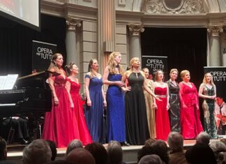 Baarns raadslid zingt voor Vondelkerk Mylou Deurloo