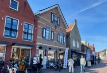 Bunschoters willen respect voor dorpstradities In Bunschoten kon in de bibliotheek in het centrum worden gestemd Foto Celia de Vree