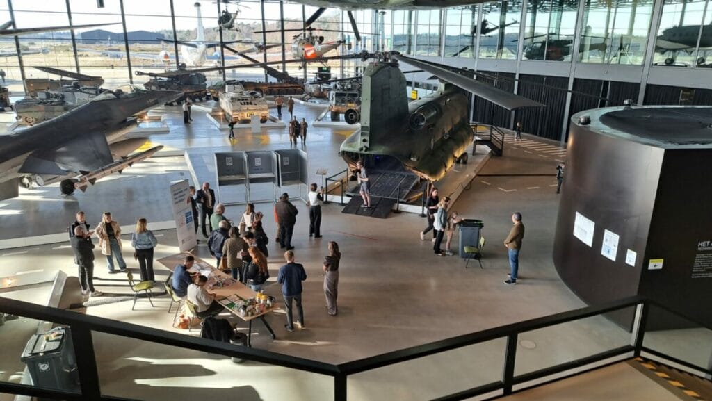 Stemmen in Chinook in Soesterberg. Foto Melissa Hofland