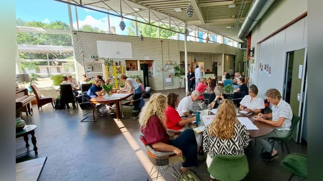 9233f7ad-2587-39ae-a36b-e0a5da1f40ca