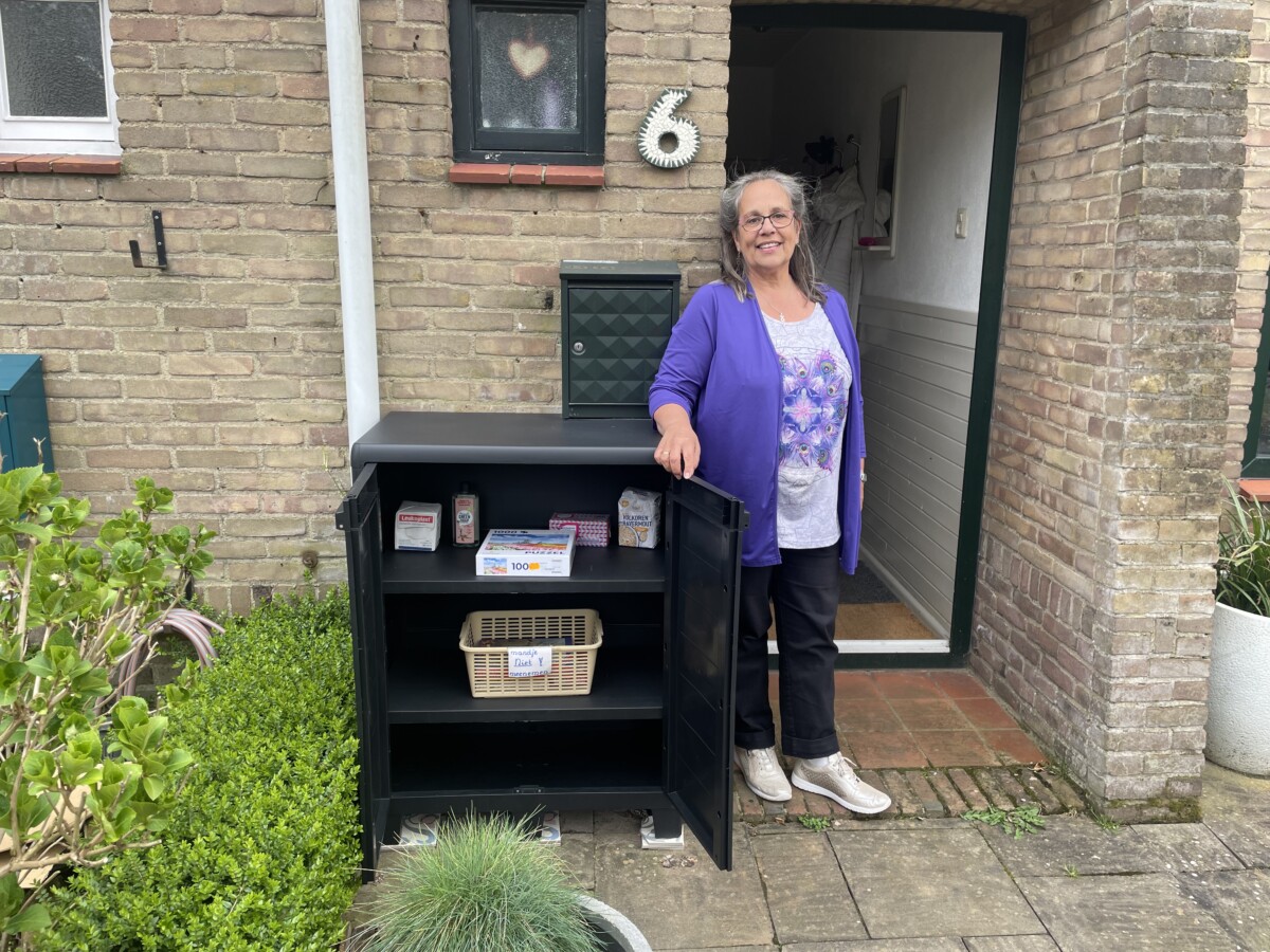 weggeefkastje Nicole Tiele-Mehauden