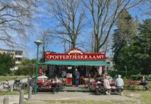 Lekker! Er zijn weer poffertjes in de Pekingtuin Poffertjeskraam in Pekingtuin