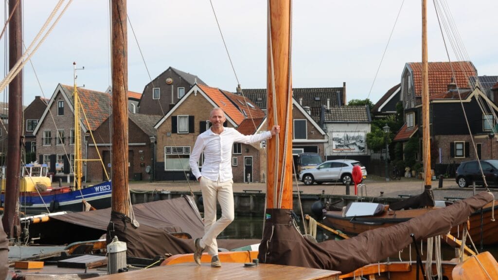 Sjaak van de Groep op botter
