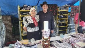Topdag voor Bunschoter Boeren- en Beestenboel Marktkooplui in klederdracht