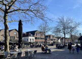 Petitie moet gevaarlijk Spakenburgs Spuiplein fietsvrij maken