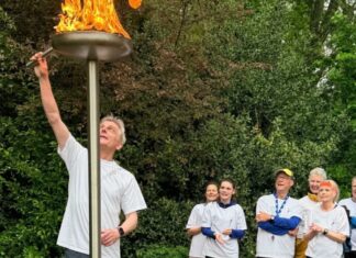 Bevrijdingsvuur na 47.1 loopkilometers ontstoken in Soest