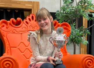 Anna (10) uit Soest wil voorleeskampioen worden