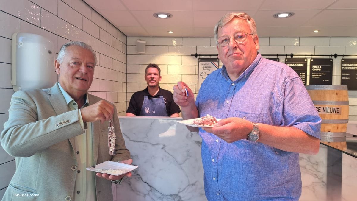 Haringparty in aantocht: ‘Hij is weer heerlijk vet en vol van smaak’ Hollandse nieuwe voorproeven voor de Haringparty Soest