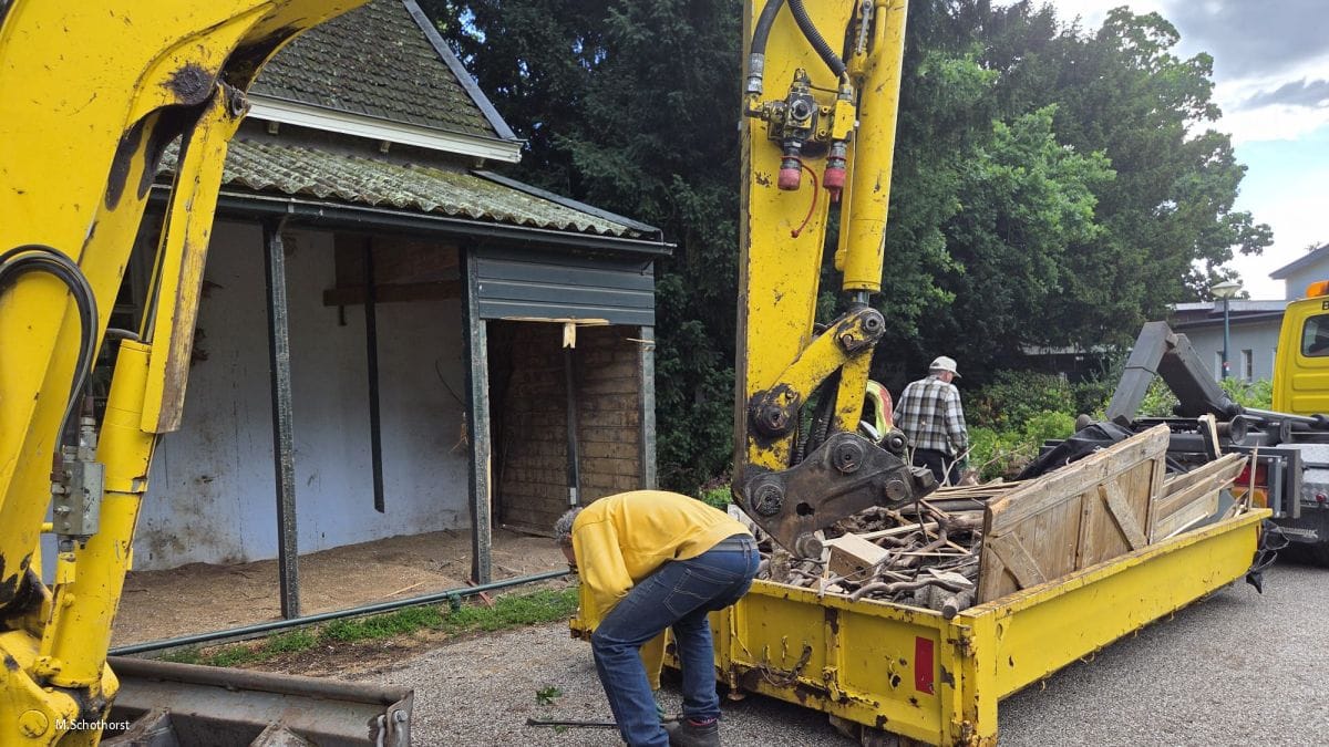 Voliere Pekingtuin sloop