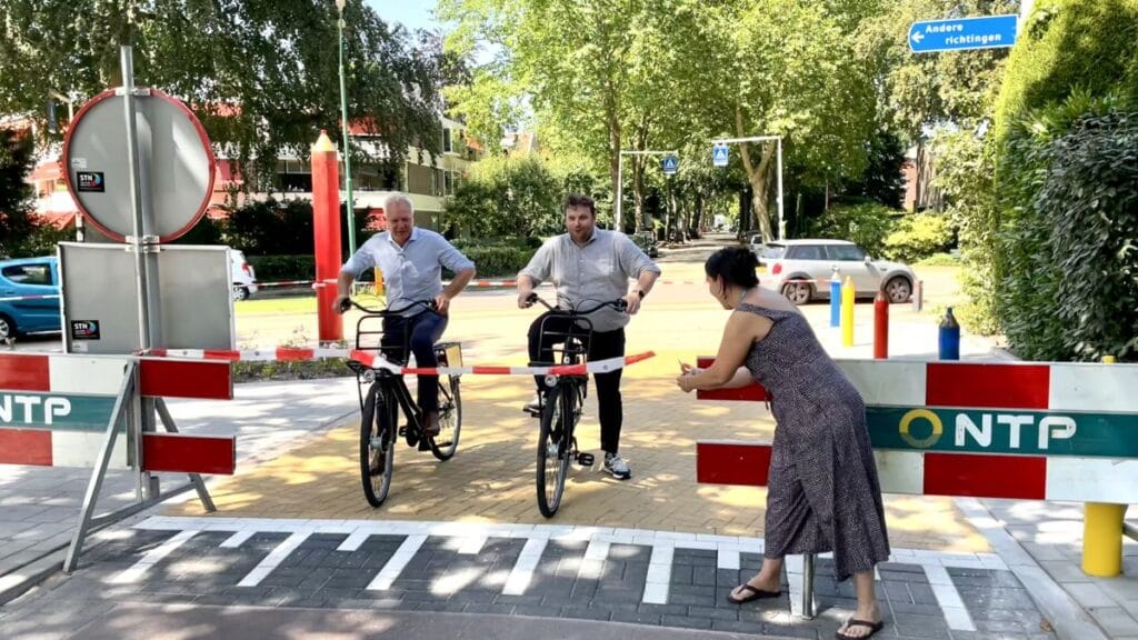 Opening doorfietsroute wethouder Mark Eijbaard