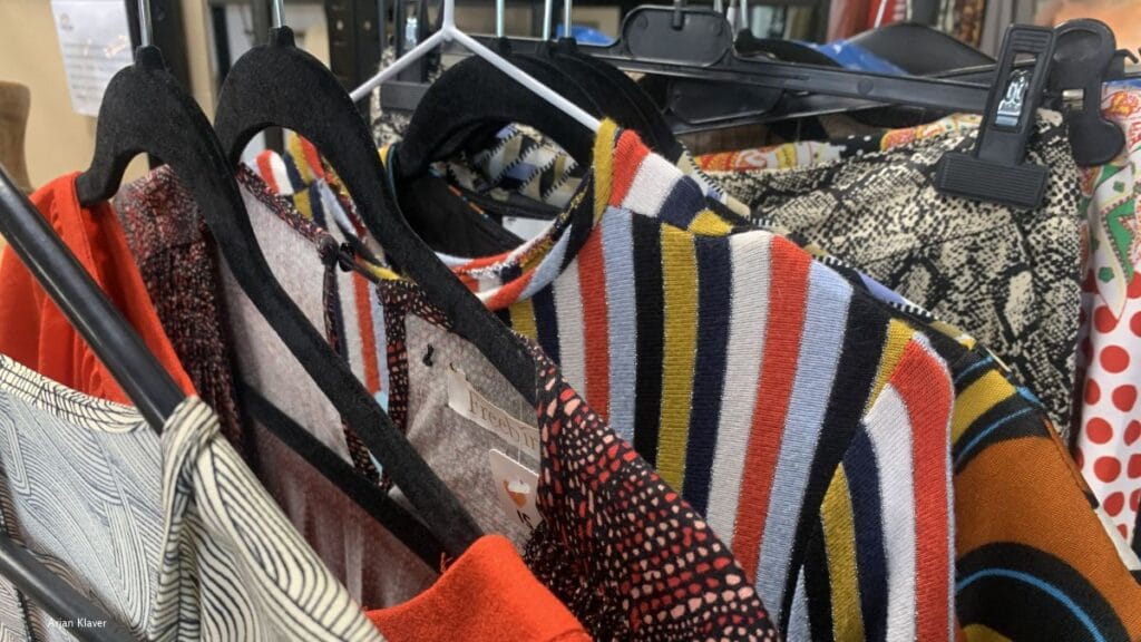 Carportsale brengt mensen samen, geeft spullen een tweede leven en zorgt voor levendigheid in een wijk