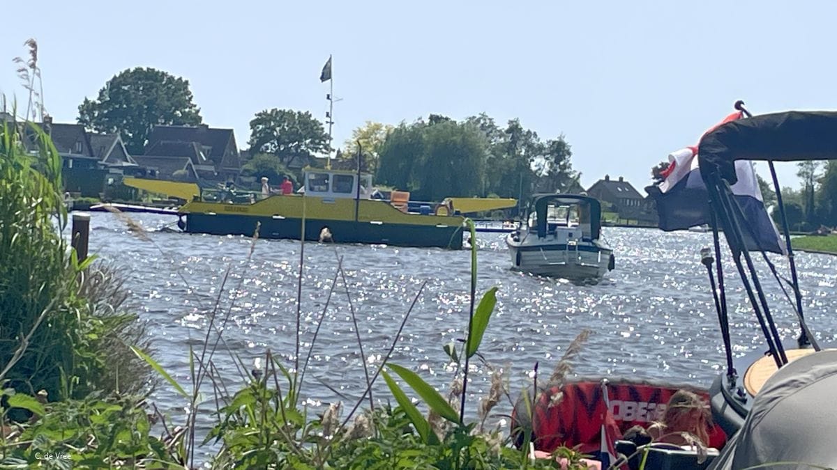Plons in de Eem wordt afgeraden Rivier de Eem boten