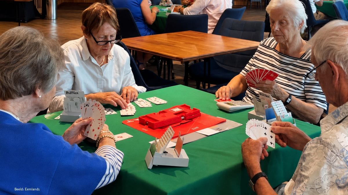 Bridge leeft nog altijd in Soest, maar nieuwe spelers vinden blijft lastig Bridge leeft nog altijd in Soest, maar nieuwe spelers vinden blijft lastig