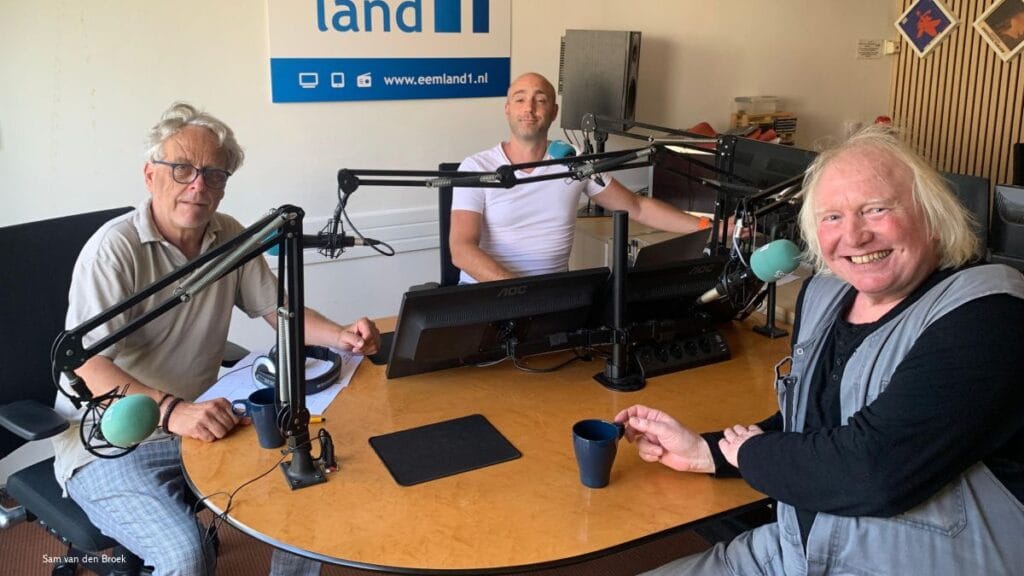 Mario van de Voort (rechts) in de ochtenduitzending van Eemland1 Actueel