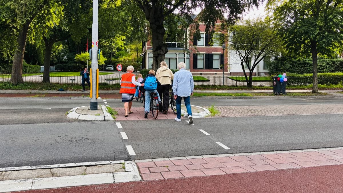 Oversteken Amsterdamsestraatweg