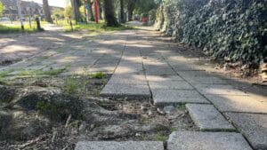 ‘Kwaliteit Baarnse trottoirs blijft punt van zorg’ ‘Kwaliteit Baarnse trottoirs blijft punt van zorg’