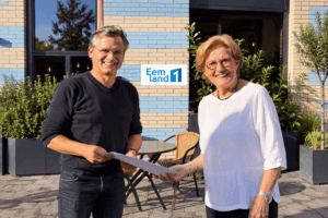 Hoofdredacteur Ib Haarsma en voorzitter Antoinette Temming
